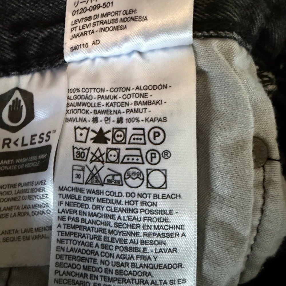 Levis Premium 501 Original Cut Off Shorts Washed Black Distressed 32317-0095 W32 - Picture 4 of 10